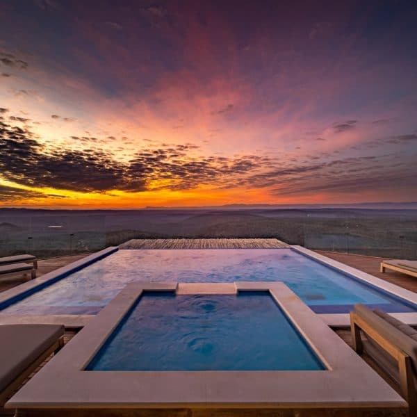 Sky-lodge-pool-sunset-600x600